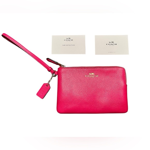 NWOT Coach Corner Zip Wristlet 6.25” x 4” x .5” - Cerise (fuchsia) with hang tag - Picture 1 of 10